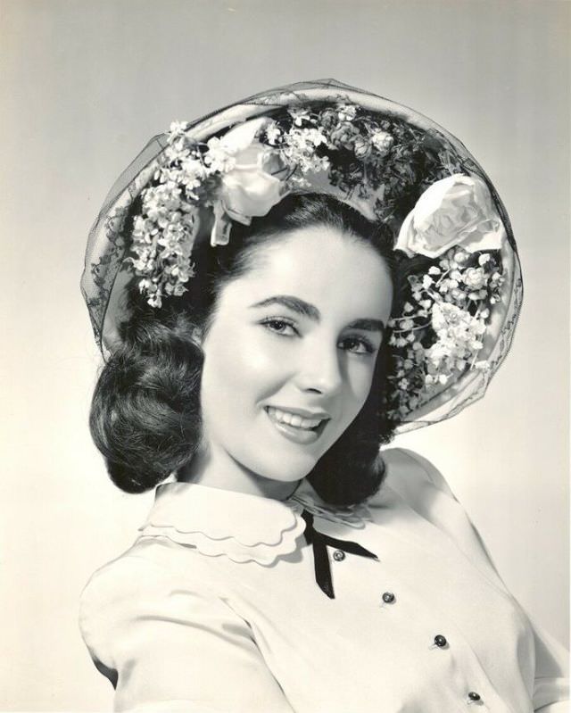 Gorgeous Photos of 16-year-old Elizabeth Taylor during the filming of 'A Date with Judy,' 1948