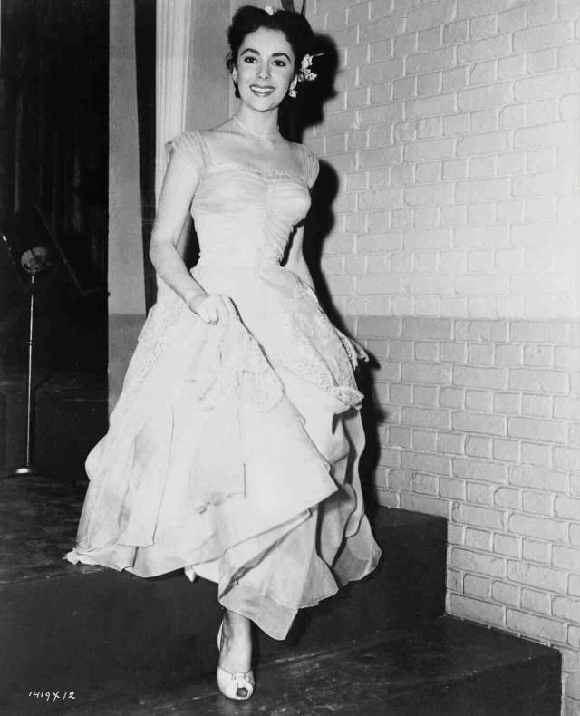 Gorgeous Photos of 16-year-old Elizabeth Taylor during the filming of 'A Date with Judy,' 1948