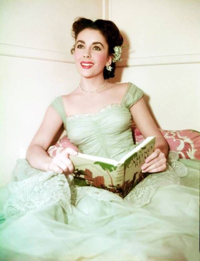 Gorgeous Photos of 16-year-old Elizabeth Taylor during the filming of 'A Date with Judy,' 1948