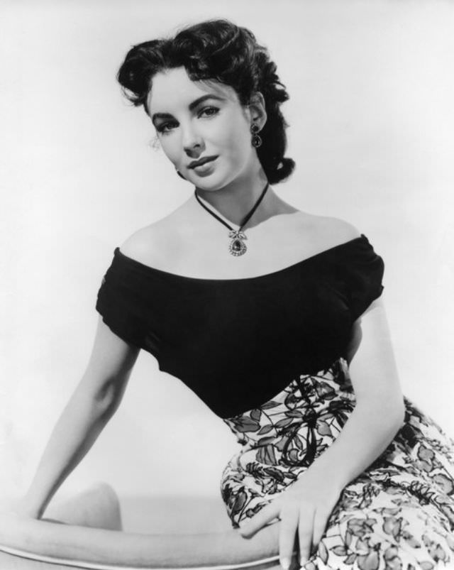 Gorgeous Photos of 16-year-old Elizabeth Taylor during the filming of 'A Date with Judy,' 1948