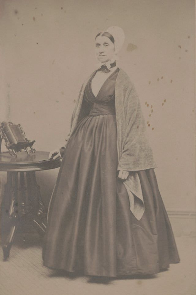 Sybil Jones, Quaker missionary who nursed Union soldiers and Confederate prisoners in Philadelphia and Washington, D.C.