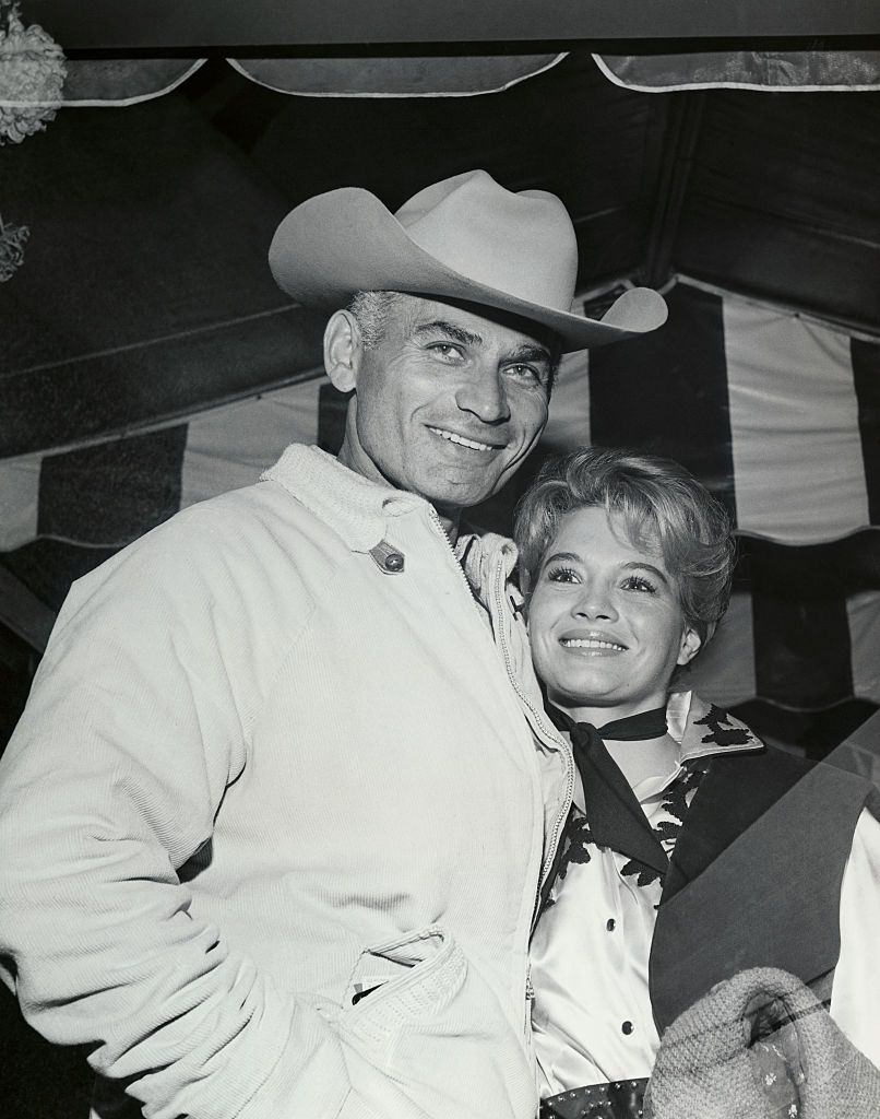 Angie Dickinson with Jeff Chandler.