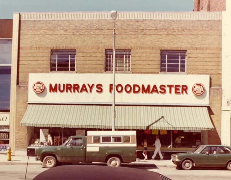 Murrays Foodmaster store at 290 Front Street, Belleville