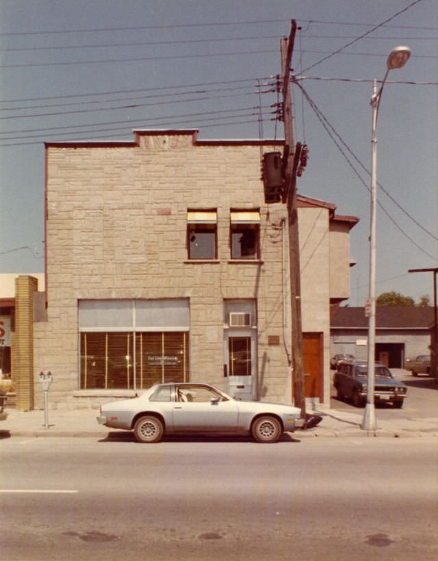 Office of Paul Fleming, chartered accountant, at 123 Front Street, Belleville