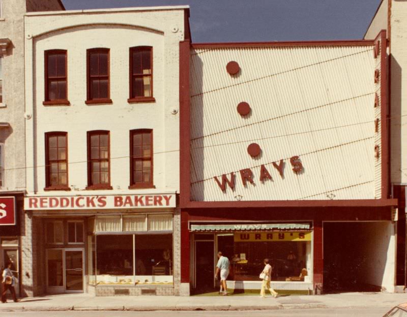 Reddick's Bakery at 304 and Wray's at 306 Front Street, Belleville