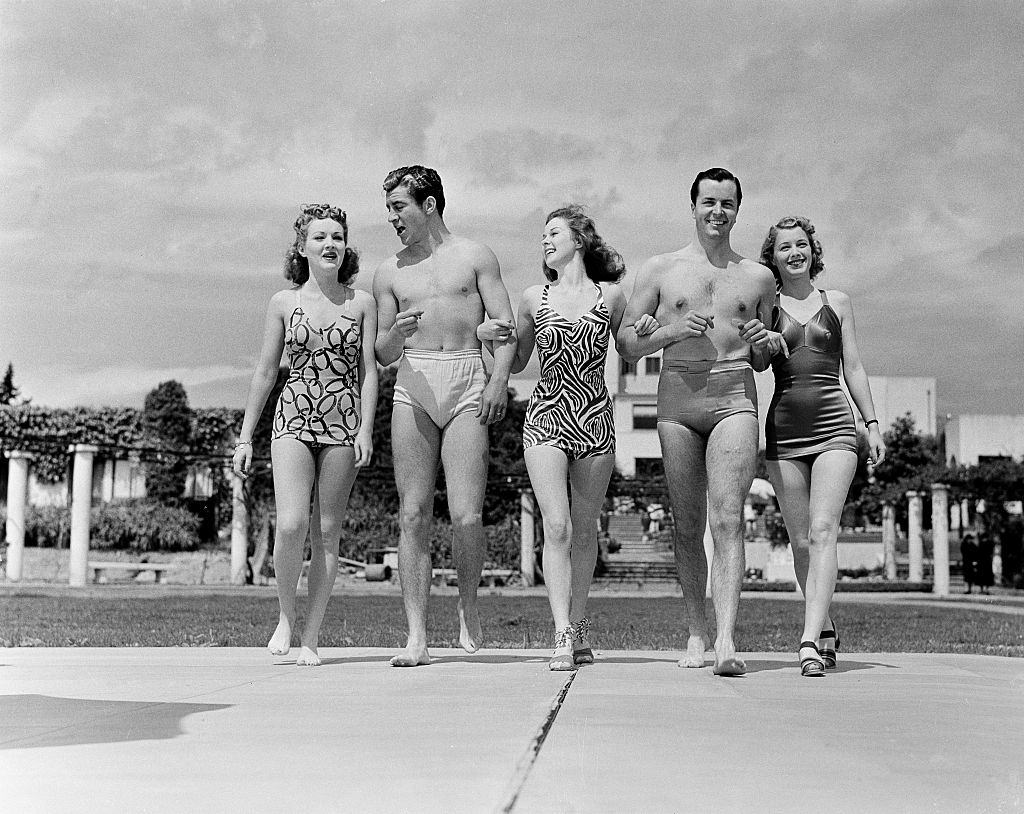 Betty Grable with Susan Hayward and his friends, 1940.