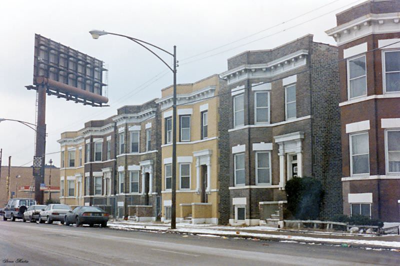 Row of detached townhouses on Harrison Street, Chicago, February 1996