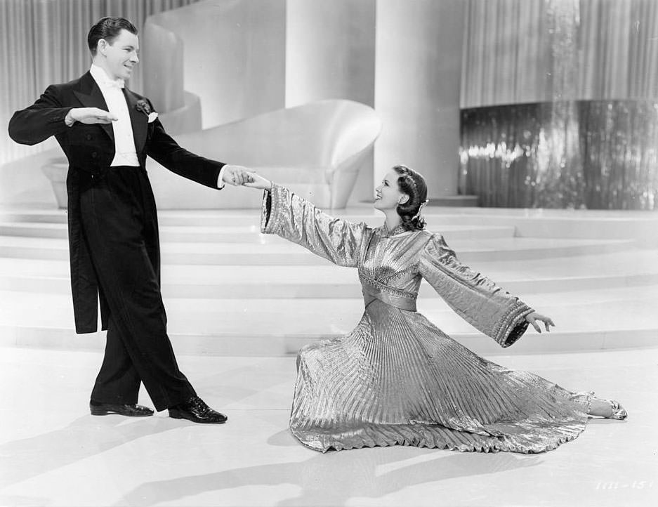 Eleanor Powell and George Murphy dance in a scene from the film 'Broadway Melody Of 1940', 1940.