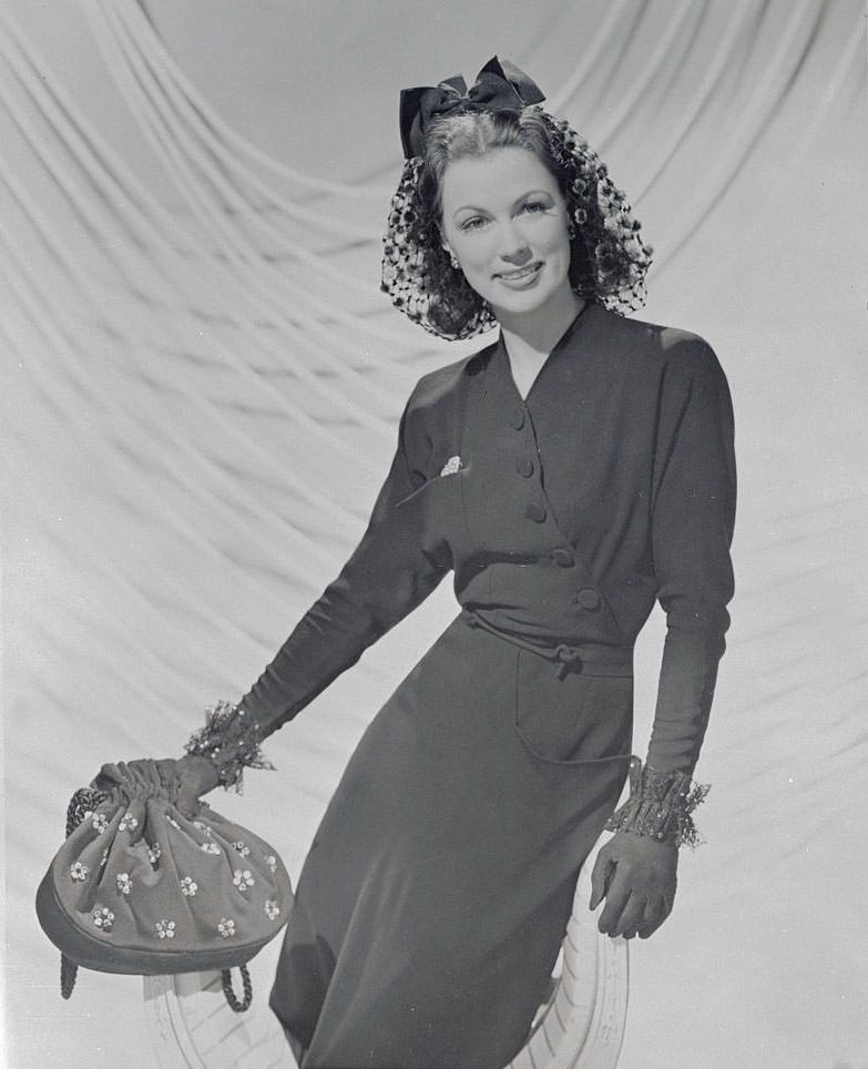 Eleanor Powell in her home, 1943.