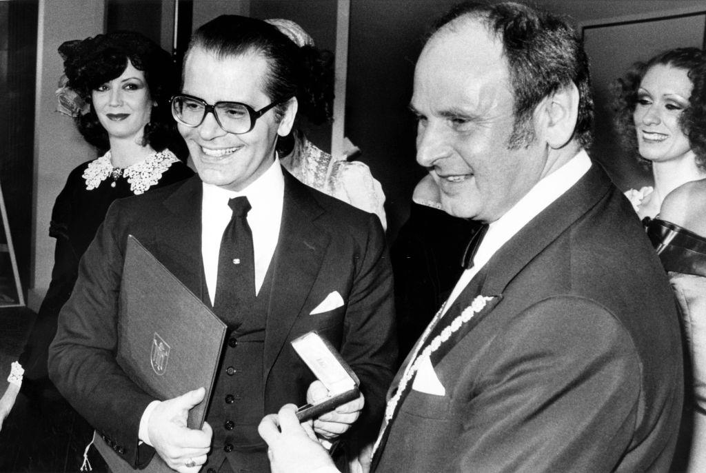 Karl Lagerfeld with the Mayor of Munich Erich Kiesl, 1980.