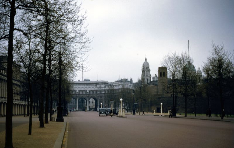 Admiralty Arch from the Mall, London