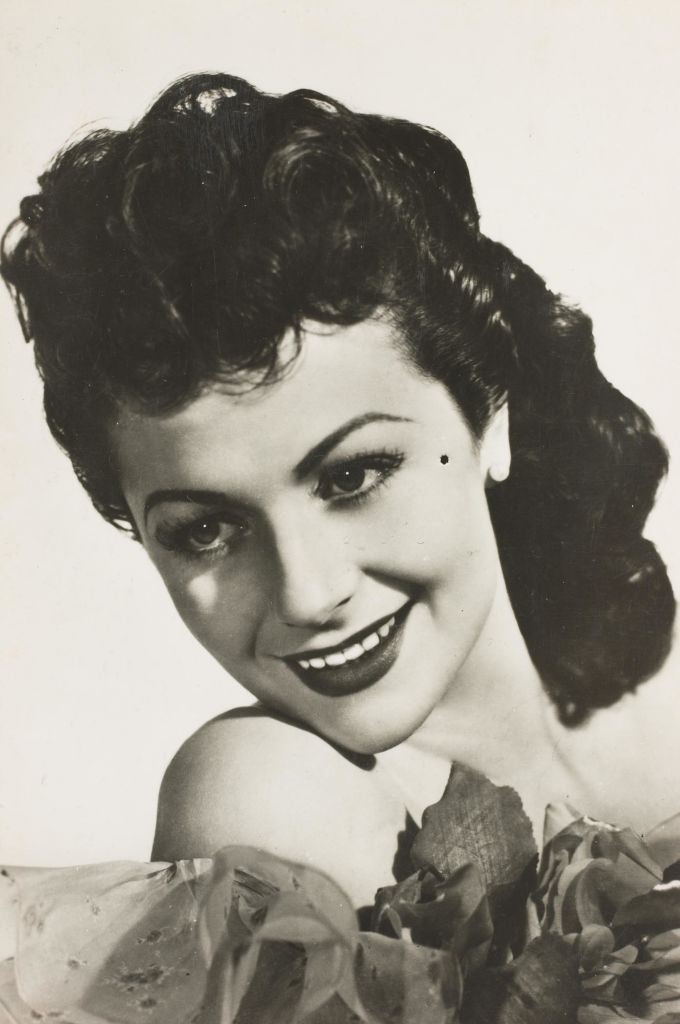 Margaret Lockwood posed, 1940.