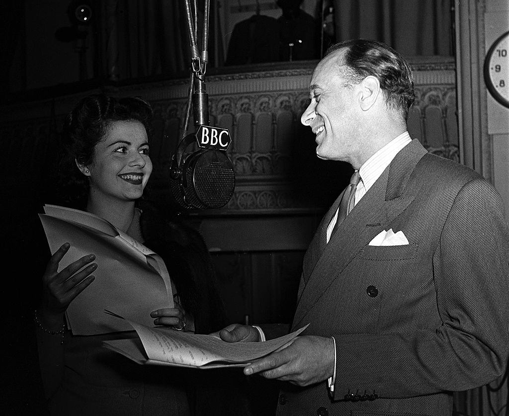 Margaret Lockwood at the BBC Broadcast programme 'Yankee Doodle Doo', 1943.