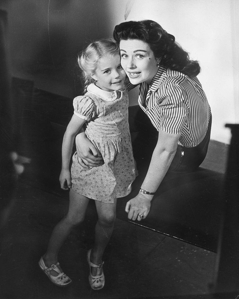 Margaret Lockwood with her daughter, 1946.