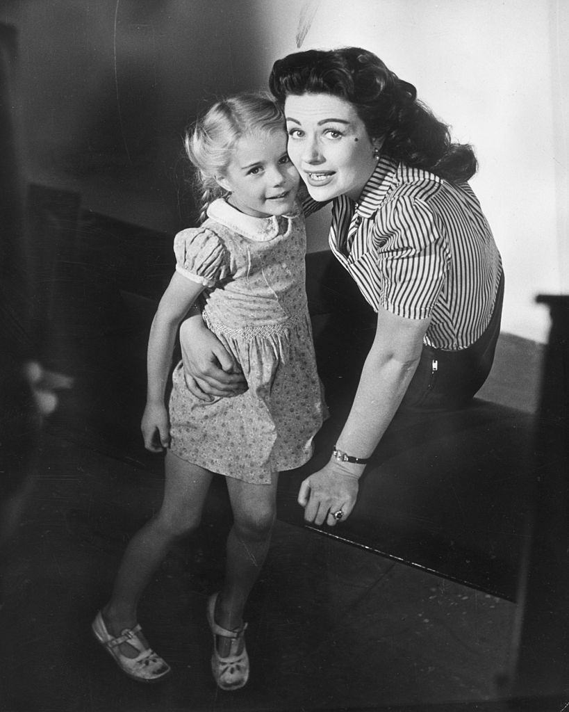 Margaret Lockwood with her daughter, 1946.