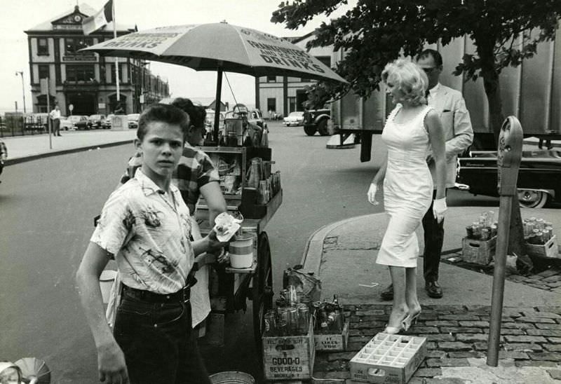 Marilyn Monroe and her Husband Arthur Miller eating Hot Dogs from a New York Street Stall, 1957