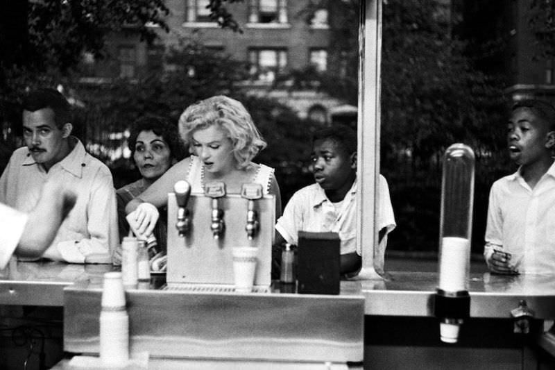 Marilyn Monroe and her Husband Arthur Miller eating Hot Dogs from a New York Street Stall, 1957