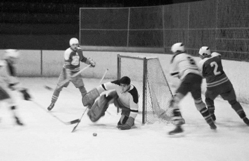 Midget hockey, December 1965