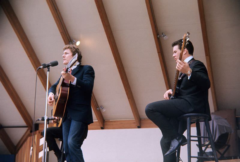 A young Gordon Lightfoot performing at Expo 67, Montreal, May 1967