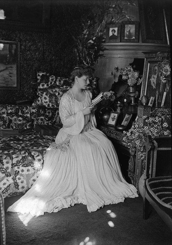 Queen Marie of Romania, 1910.