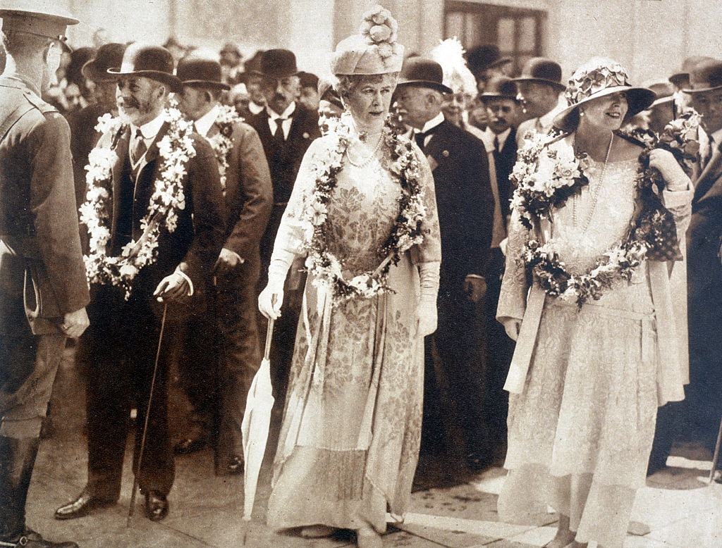 Queen Marie of Romania with Queen Mary of Great Britain, 1924.