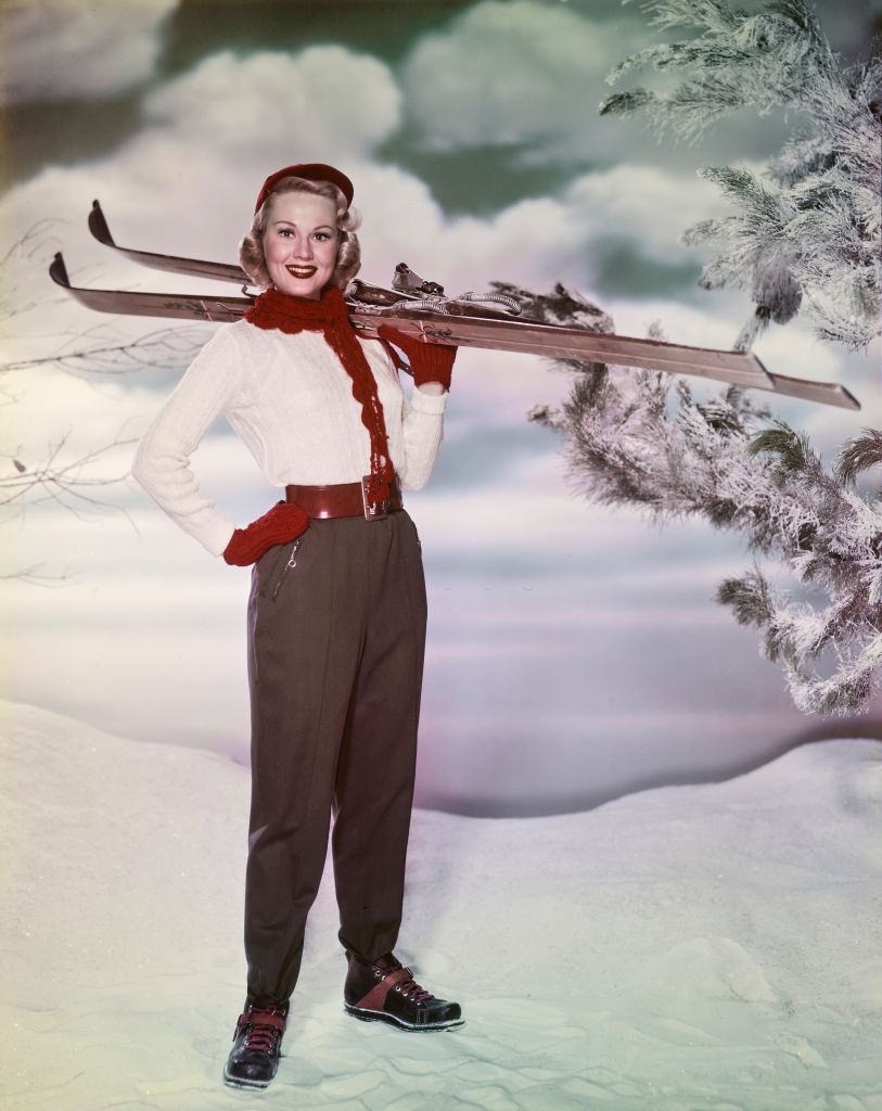 Virginia Mayo with a pair of skis, 1950.