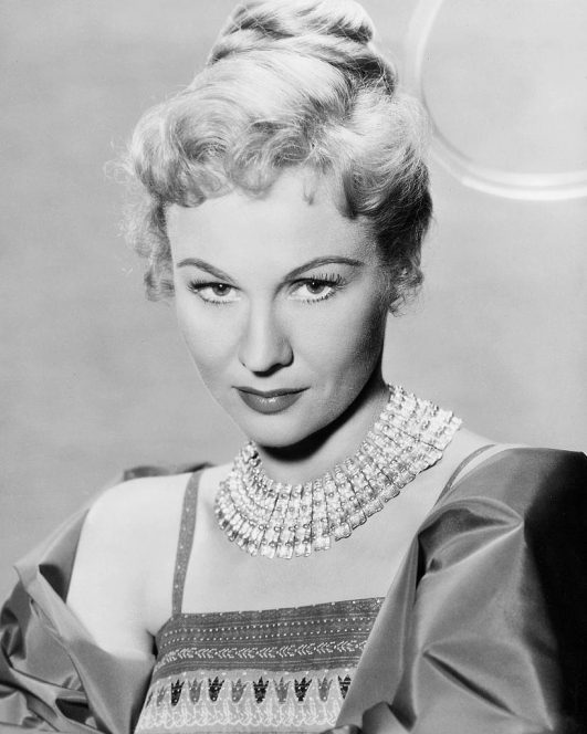 Virginia Mayo: Life Story and Beautiful Photos from her Life and Early