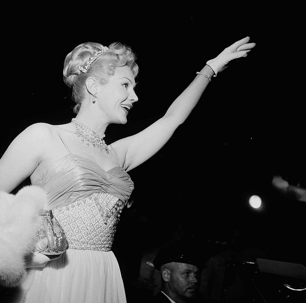 Virginia Mayo attends the movie premiere of "King Richard" in Los Angeles, 1954.