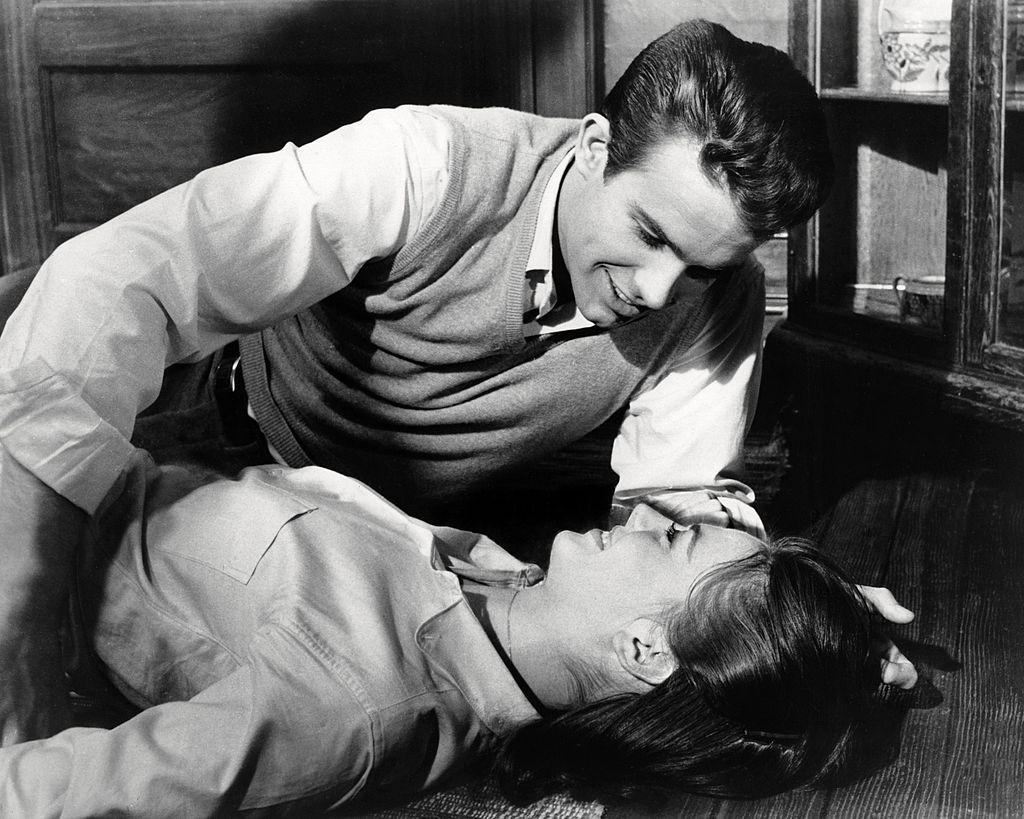 Warren Beatty with Natalie Wood in 'Splendor in the Grass', 1961.