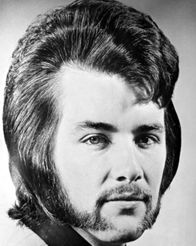 The Best Bad Men's Hairstyles of the 1970s