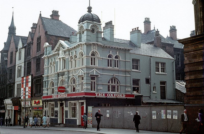 The opulent Oxford public house on Oxford Street, around 1973.