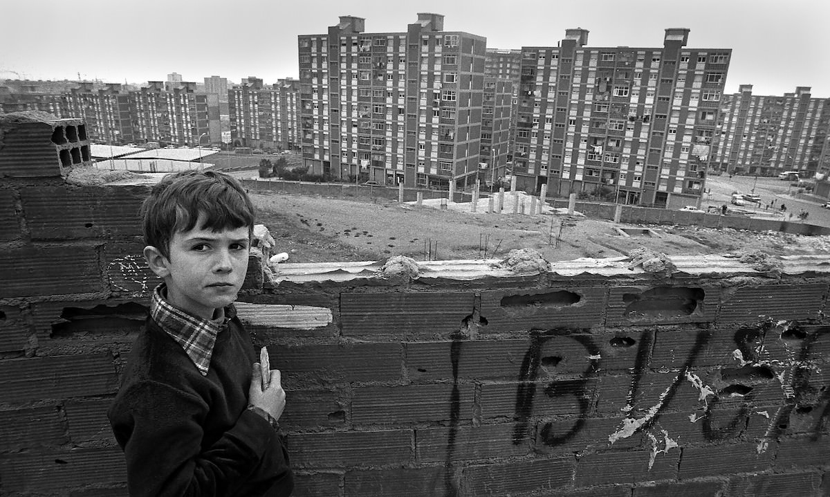 Fascinating Vintage Photos of Children Playing in Barcelona in the 1970s