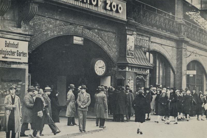 Berlin Zoologischer Garten railway station