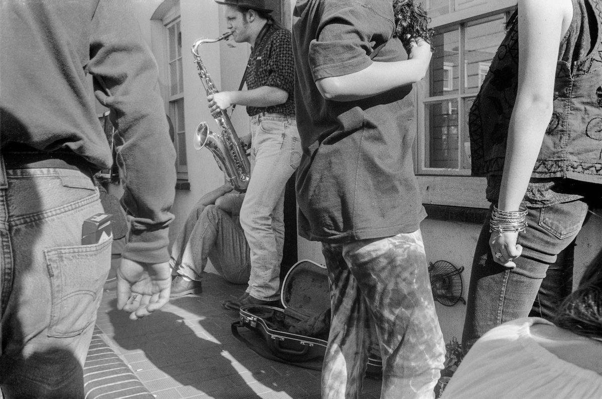 Busker, Camden High St, Camden, 1990