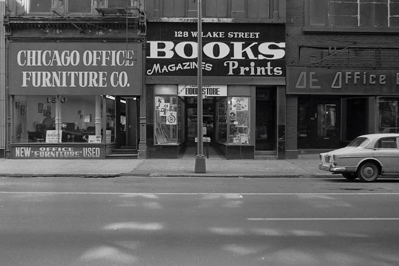 Book store at 128 W. Lake Street, Chicago, 1970s