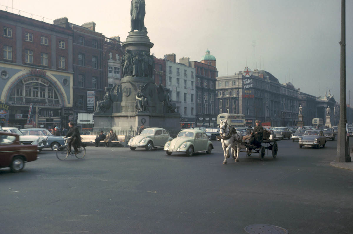 Street scene near O’Connell Monument 1964 Street scene near O’Connell Monument 1964