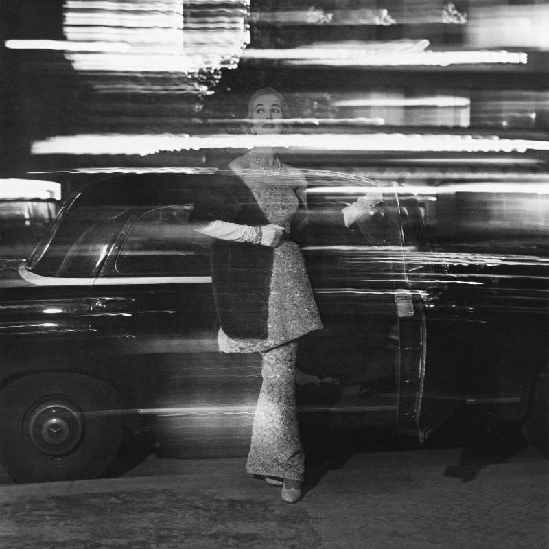Lydia at night in Berlin, photo by Regina Relang, 1954