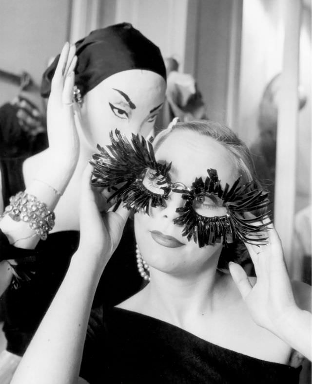 Model and store mannequin at Elsa Schiaparelli's store, photo by Regina Relang, Paris, 1951