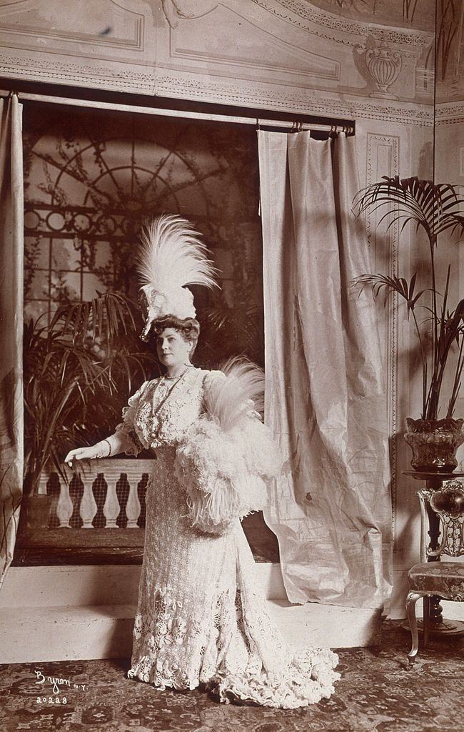 Lillian Russell in a cabinet photo by Morrison of Chicago, poses on a tiger skin rug during a visit to Chicago in 1893.