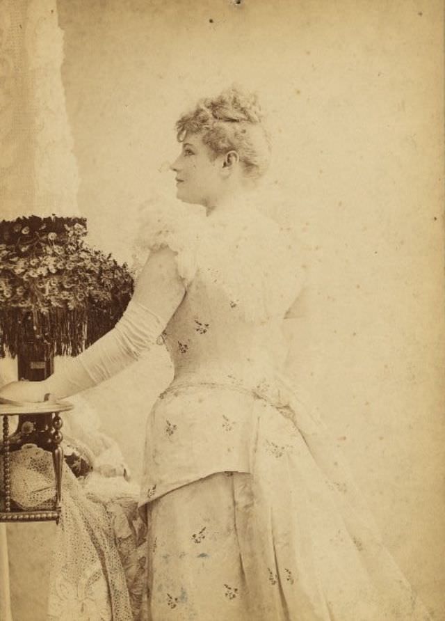 Lillian Russell: Life Story and Glamorous Photos of the Actress and Singer Know for her Beauty Voice and Style