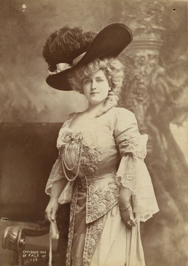 Lillian Russell: Life Story and Glamorous Photos of the Actress and Singer Know for her Beauty Voice and Style