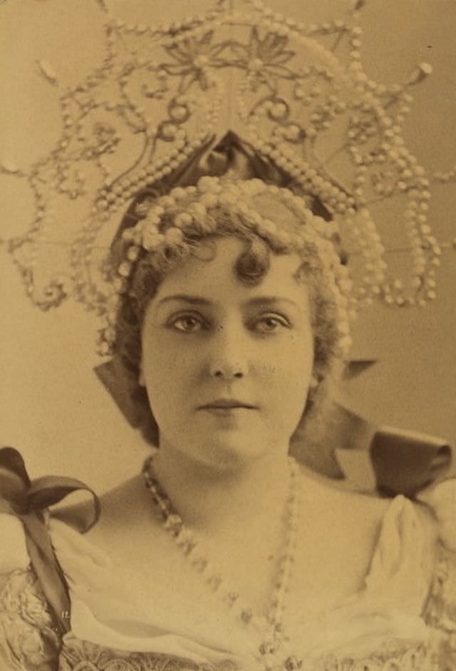 Lillian Russell: Life Story and Glamorous Photos of the Actress and Singer Know for her Beauty Voice and Style