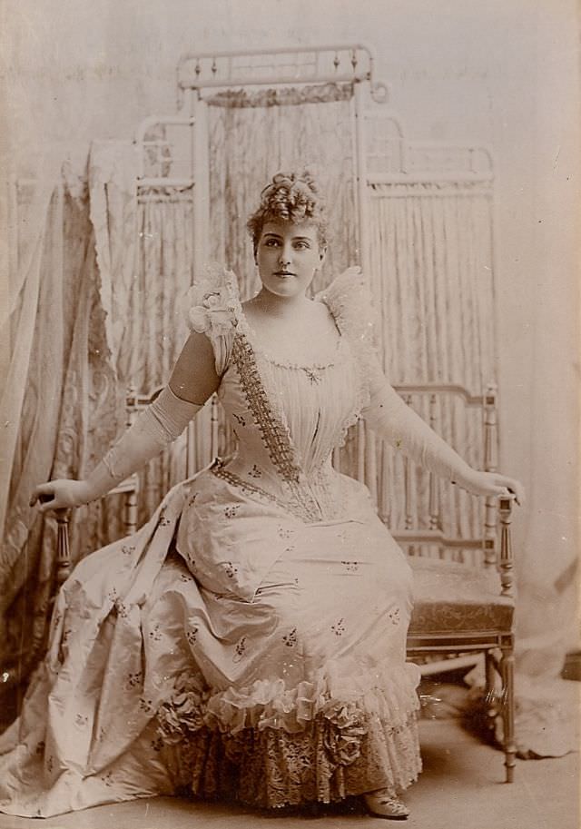 Lillian Russell: Life Story and Glamorous Photos of the Actress and Singer Know for her Beauty Voice and Style