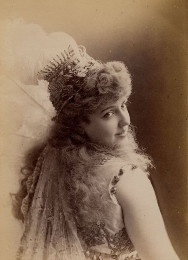 Lillian Russell: Life Story and Glamorous Photos of the Actress and Singer Know for her Beauty Voice and Style