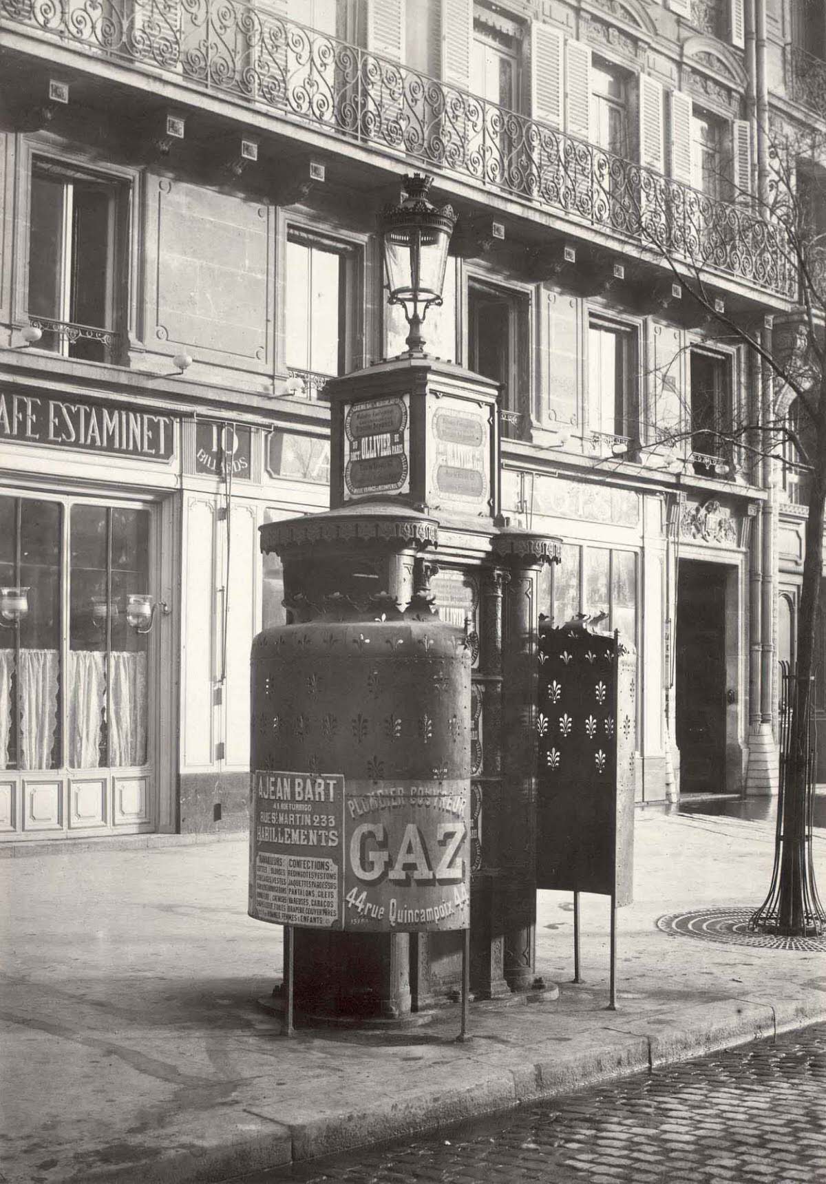 A pissoir in 1875.