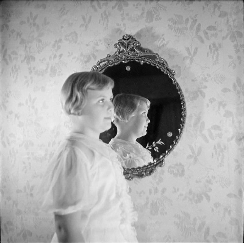 Louise Buckner standing in front of a mirror