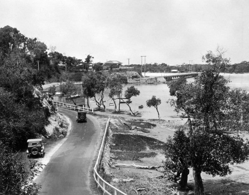 Main Pacific Highway crossing Tallebudgera Creek, Burleigh Heads, 1934