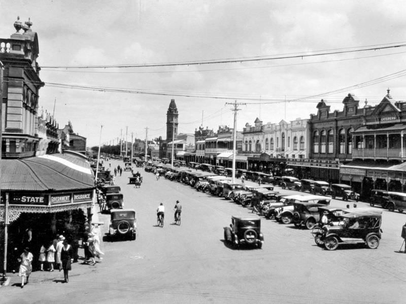 Bourbong Street, Bundaberg looking west, October 1931