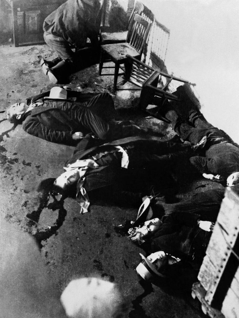 Six bodies lying on the Ground of a Garage in Chicago Little after the Saint Valentine'S Day Massacre of February 14, 1929.