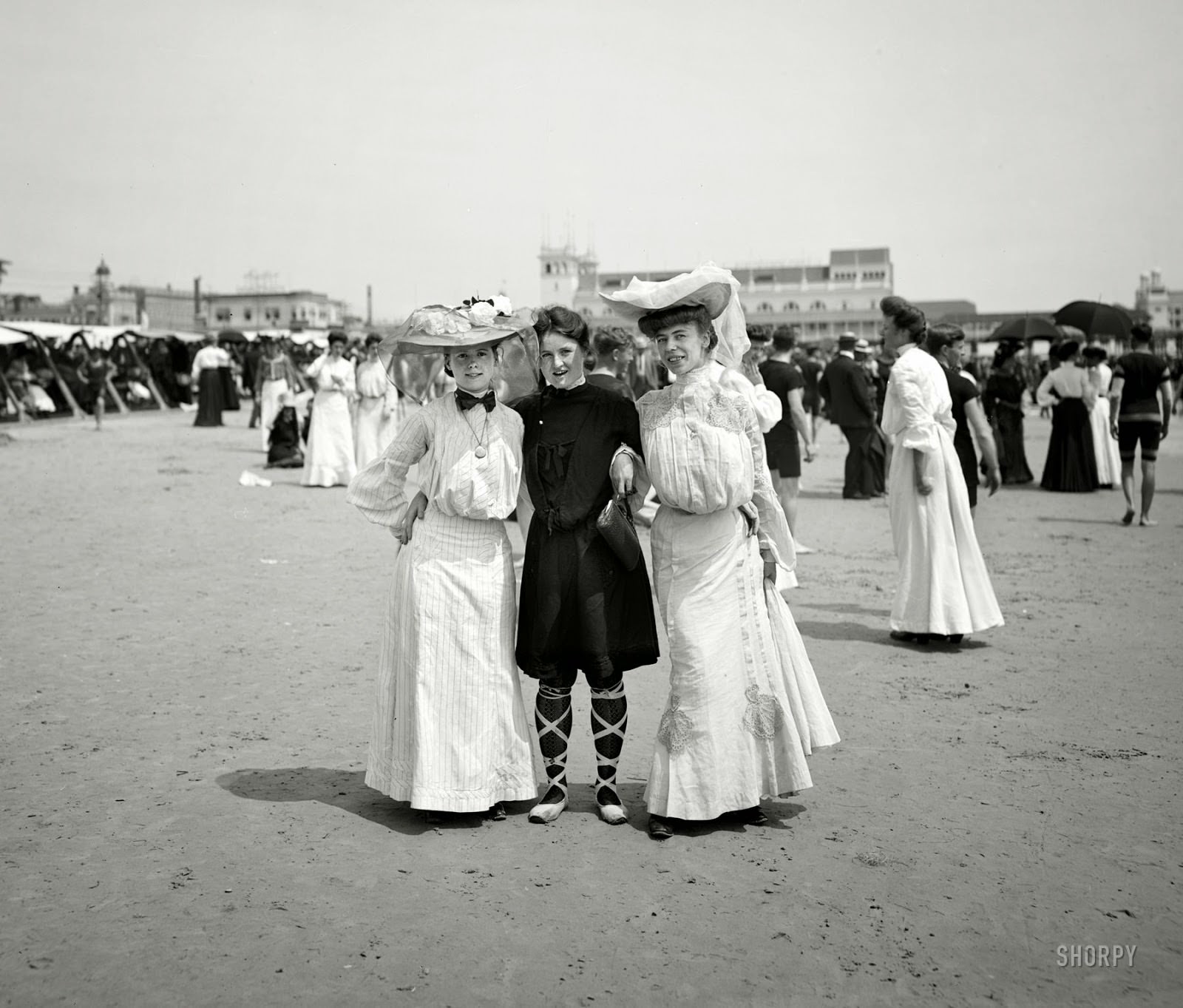 Fascinating Historical Photos of Swimwear Styles from the Victorian Era